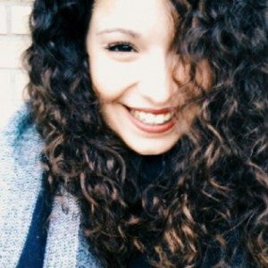 Foto di Elisa, Tutor/Aiuto Compiti di Gruppo a Cuasso al piano